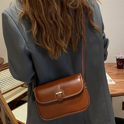 Women's Leather Bag With Simple Design