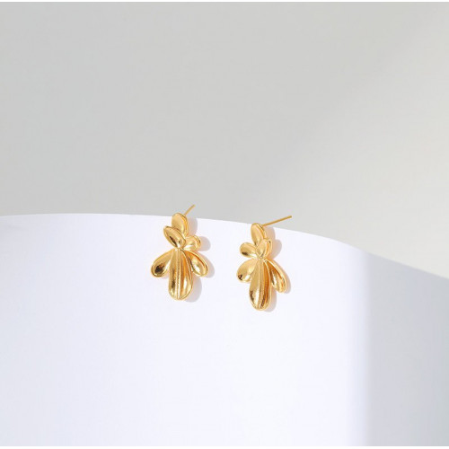 Sleek Glamour Earrings Unleash Your Style with KE0498