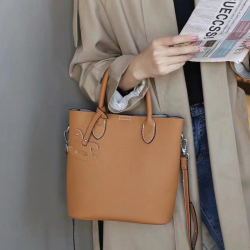 Simple And Fashionable Leather Bag